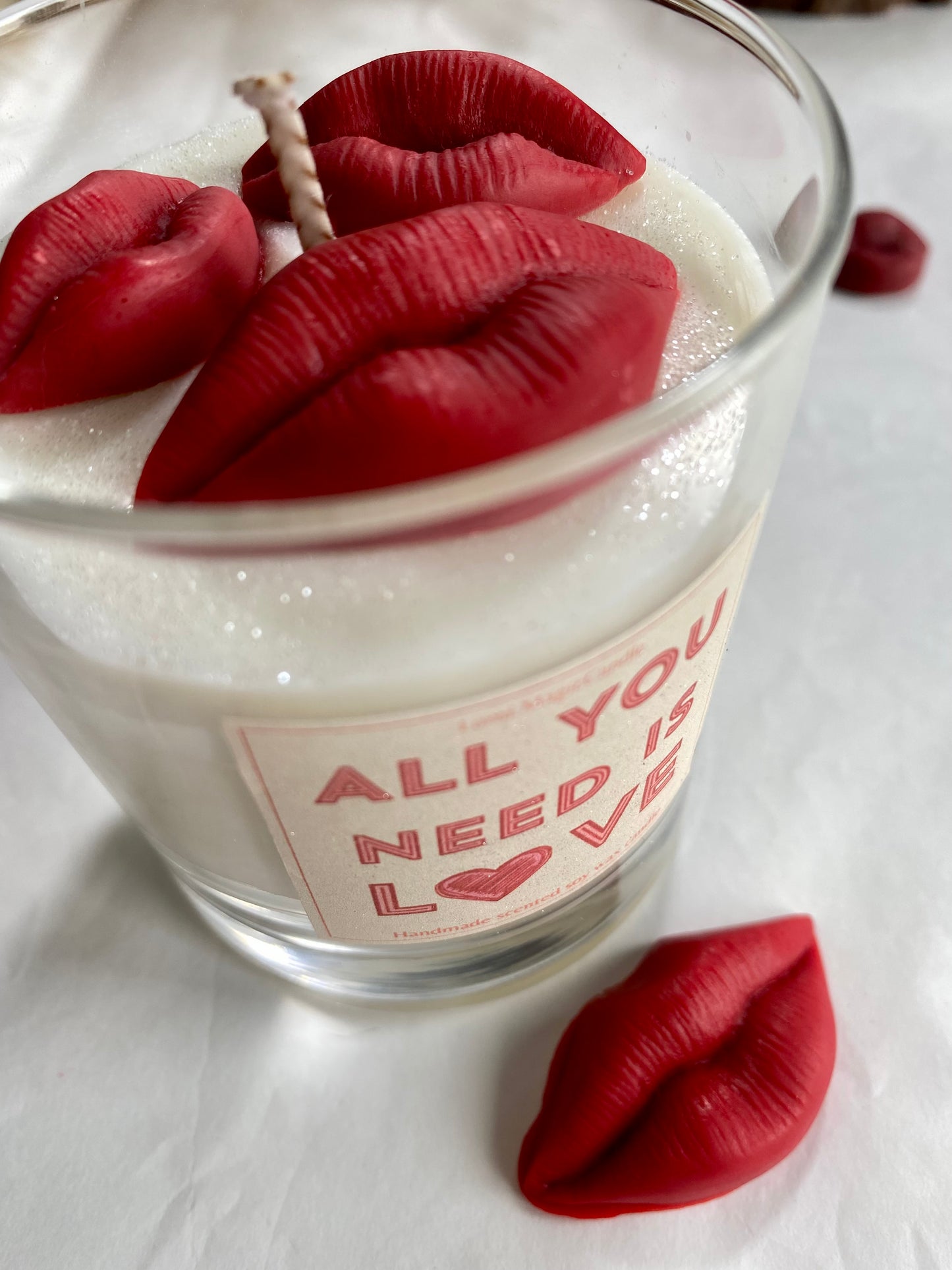 Candela “All you need is love “